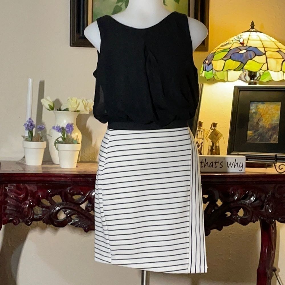 Speeckless Black and white sleeveless dress